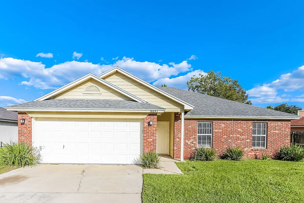 3 bed, 2.0 bath, 1560 sqft, $1,985 — Photo 1