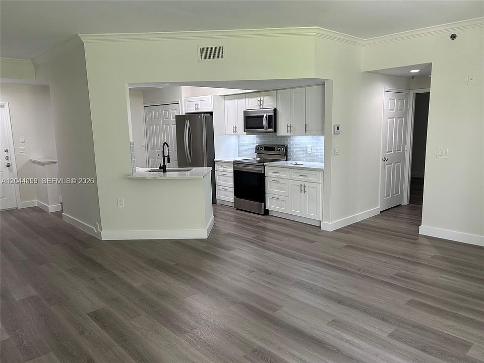 1st image of 3225 NE 184th St APT 10106