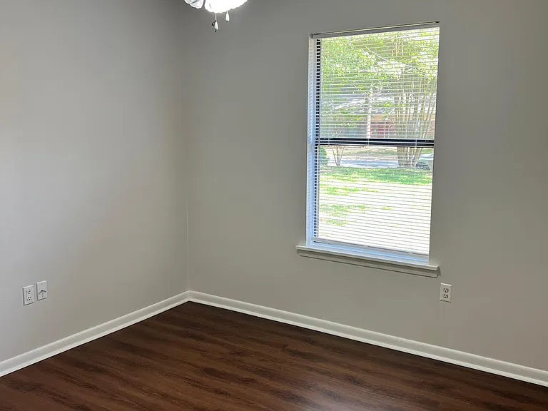 4 Hawthorne Dr — Photo 10