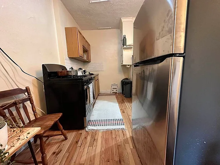 560 Audubon Ave #1R — Photo 8