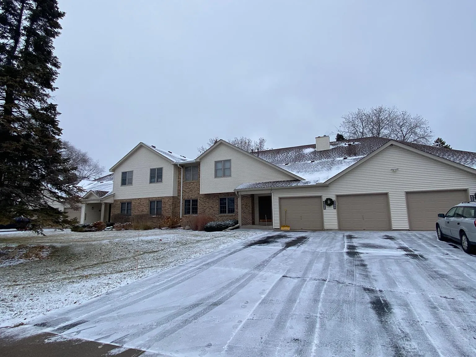 4296 Oakmede Ln — Photo 1