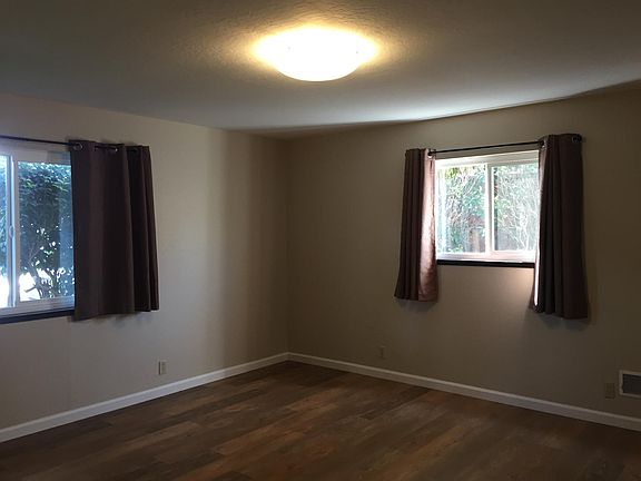 5th image of 837 Wintergreen Way