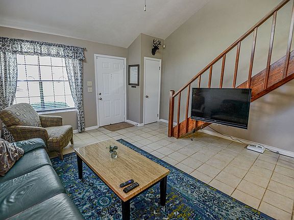 5th image of 156 Whetherbine Way W