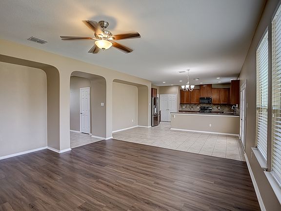 5th image of 886 Apricot Dr