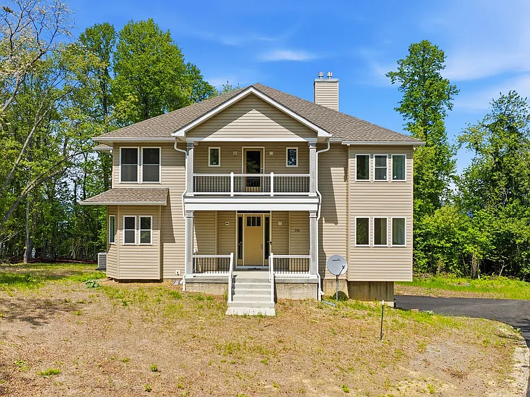 5116 Shore Dr — Photo 2