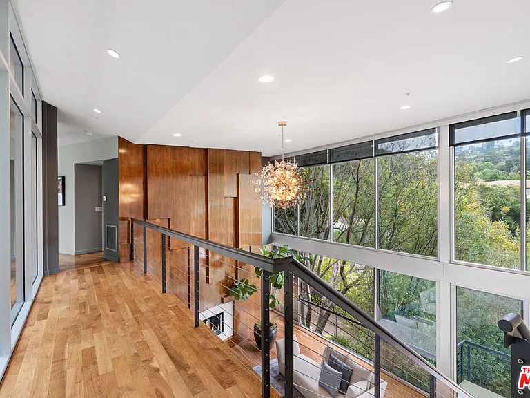 2207 Bowmont Dr — Photo 16