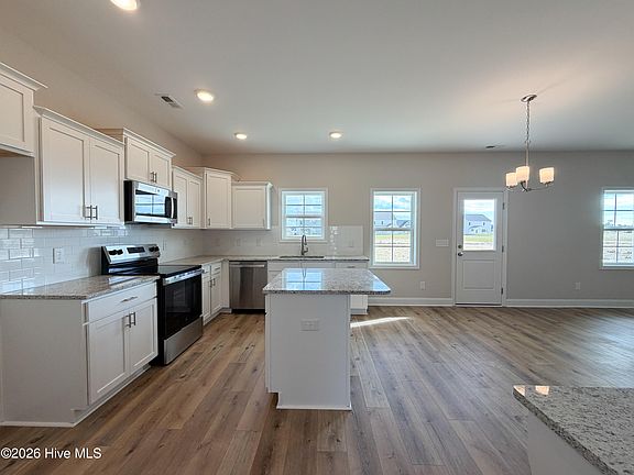 5th image of 903 Wild Azalea Way