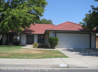 961 Filbert Ave, Clovis, CA