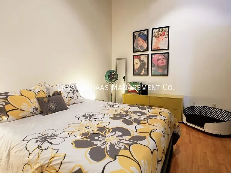115 W 4th St #210 — Photo 27