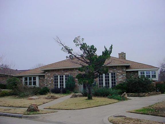2nd image of 1702 Rosemeade Cir