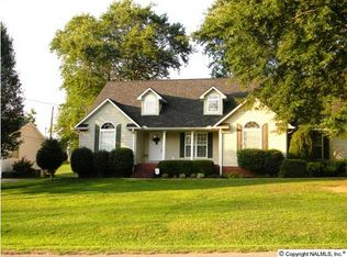 2085 Cornelia Cir W, Gadsden, AL 35901