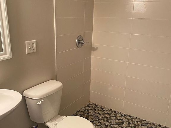 3rd image of 23 Ward Pl #M-1