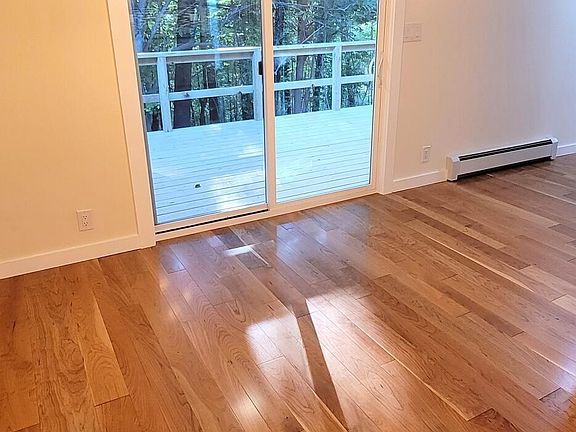 5th image of 445 Elm Avenue