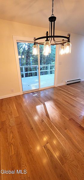 5th image of 445 Elm Avenue