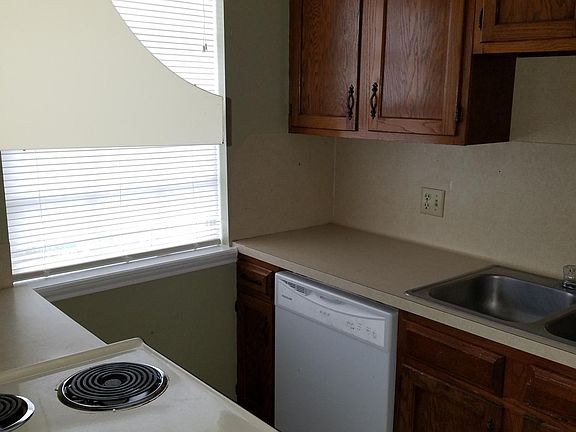 5th image of 2809 Treasure Hills Blvd APT 3