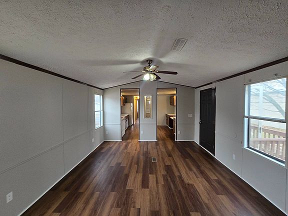 4th image of 491 Chapman Rd #9