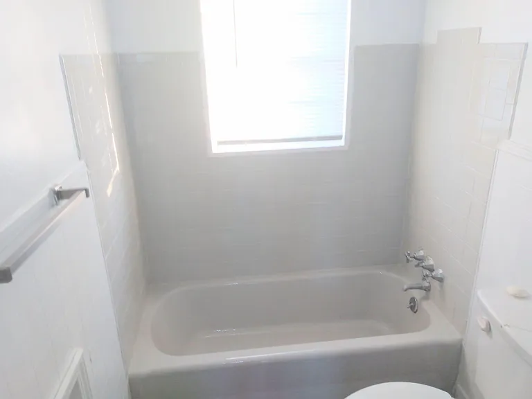 2504 Thompson Ave — Photo 13