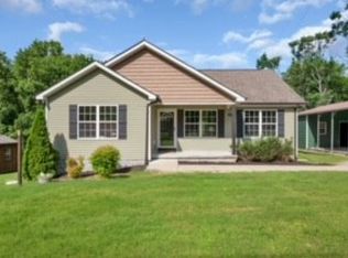 1315 N Charlotte St, Dickson, TN 37055