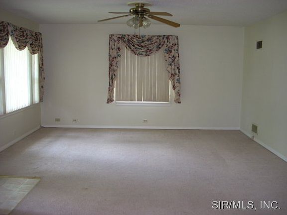 4th image of 125 Tomlinson St