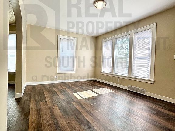 3rd image of 1204 Manhattan St #2