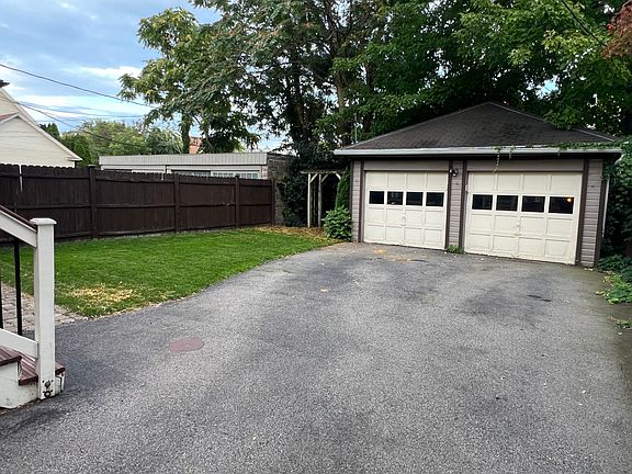 4th image of 1341 Park Ave