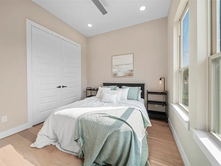 303 Queen Sude Ln — Photo 5