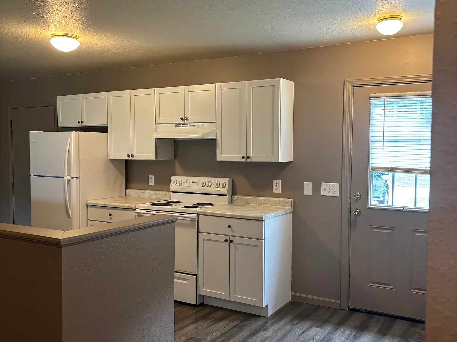 2 bed, $900 — Photo 3