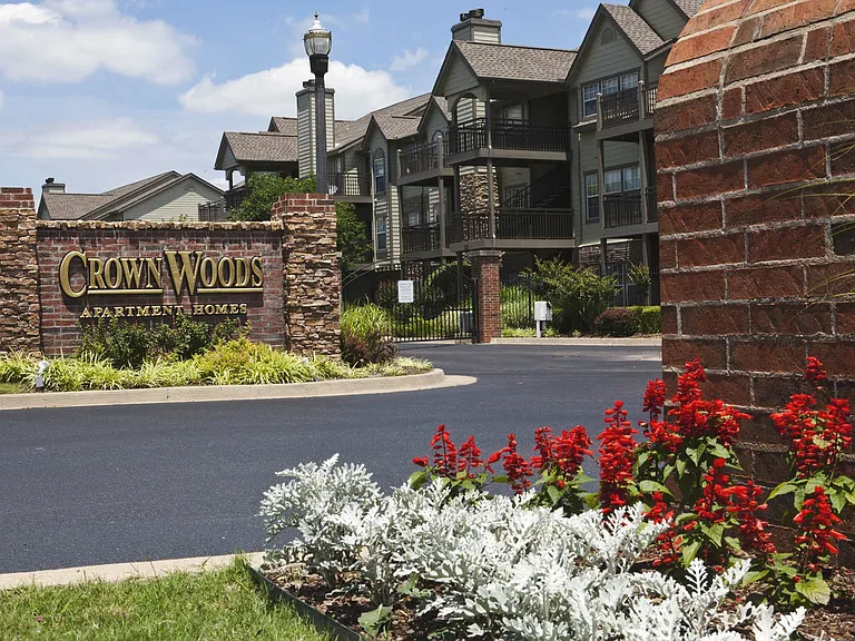 Crown Woods & Village at Crown Woods — Photo 4