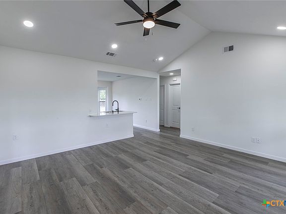 2nd image of 575 Live Oak Dr