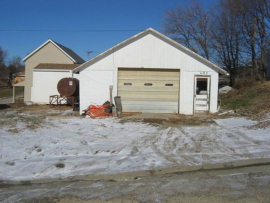 2nd image of 403 Cass St
