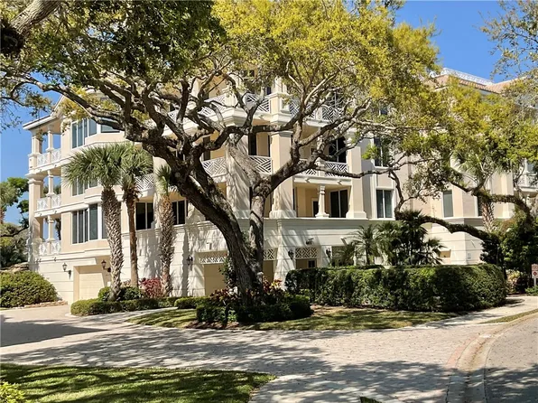 601 N Swim Club Dr APT 2A, Indian River Shores, FL 32963