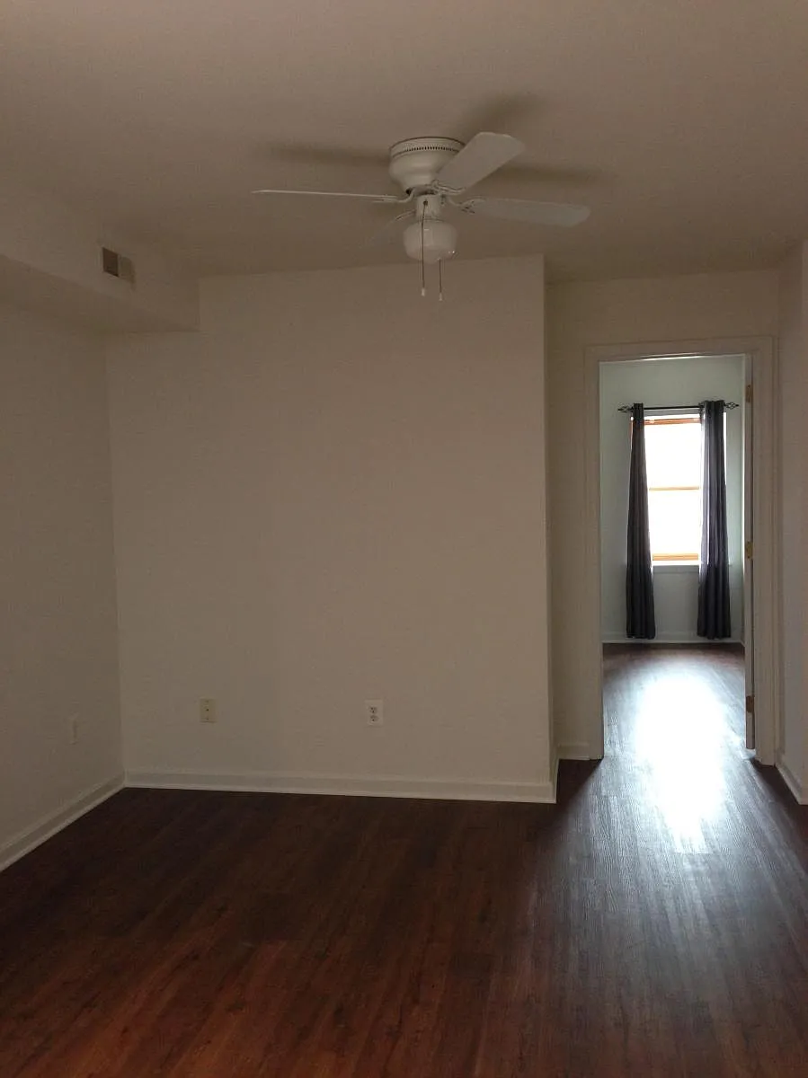 Building Photo - 2624 Hudson St #WS