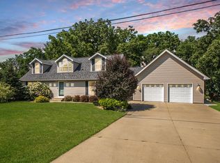 609 18th St SW, Rochester, MN 55902