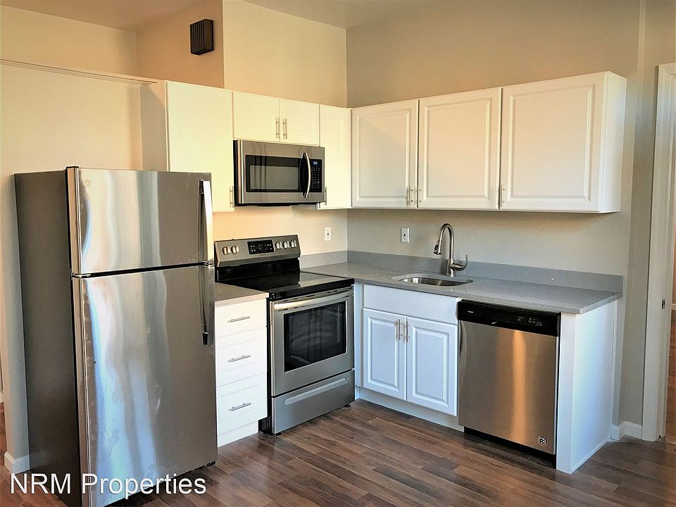 1st image of 426 Greenfield Ave #9187793