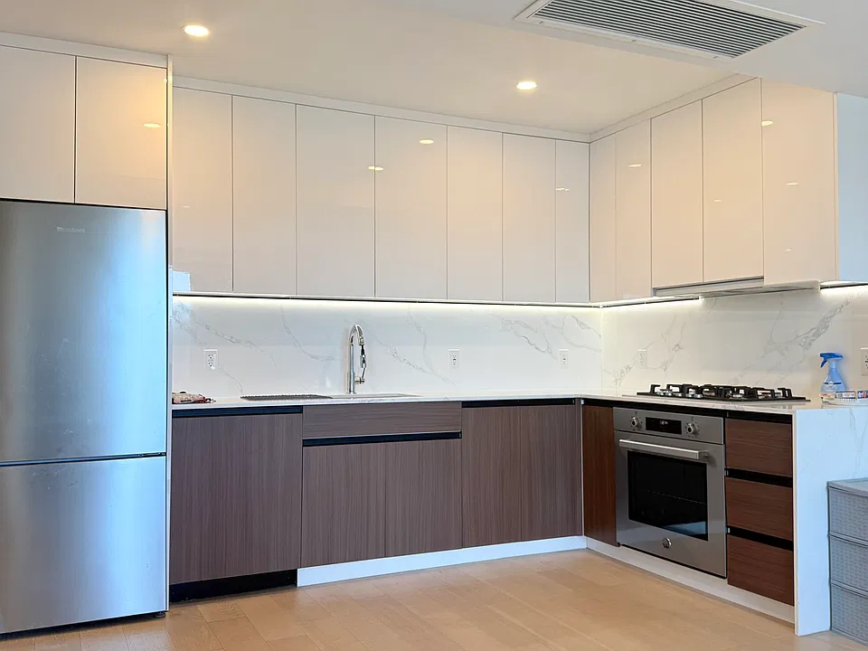 14449 Northern Blvd #517