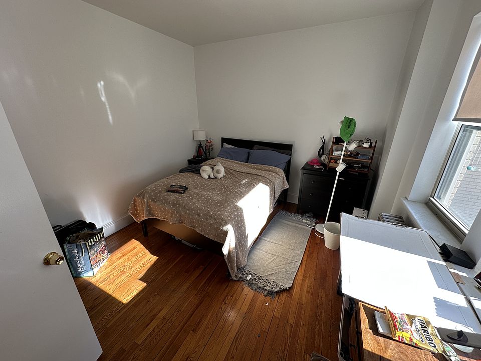2nd image of 28 Colborne Rd #9