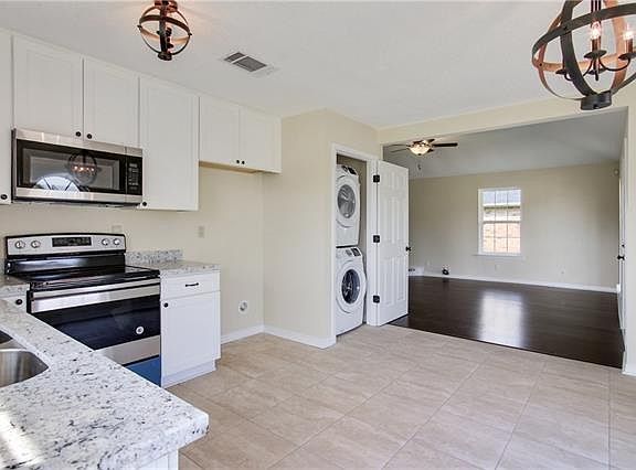 4th image of 297 Pioneer Dr