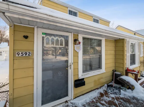 9592 Tecumseh Ave, Redford, MI 48239