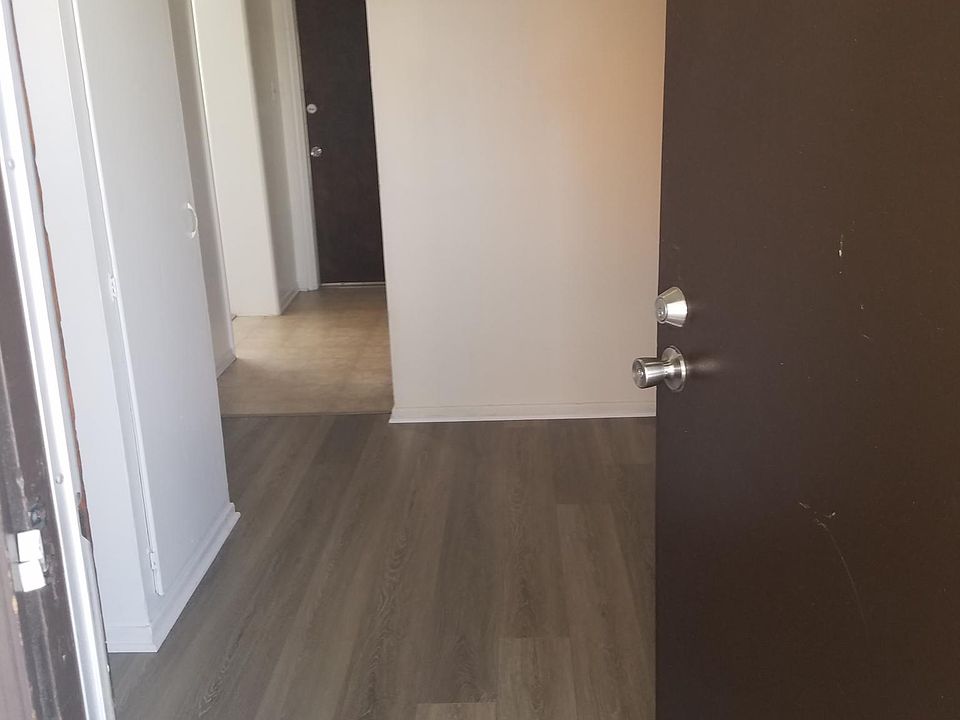 1st image of 8215 Comstock Ave #825
