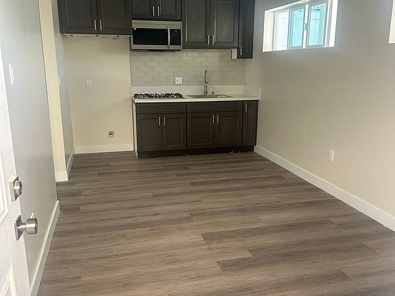 4th image of 2660 W Carson St