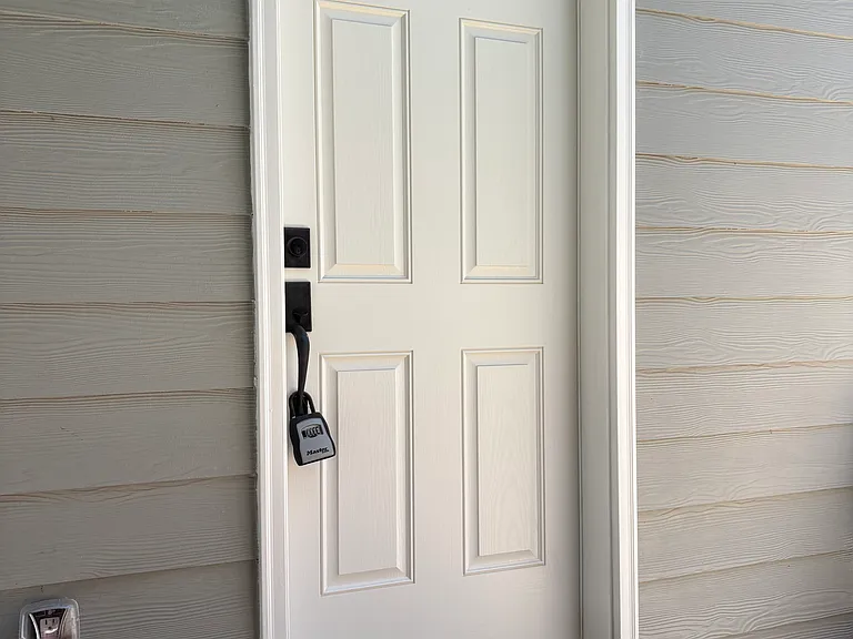 Side entry through bedroom #1
