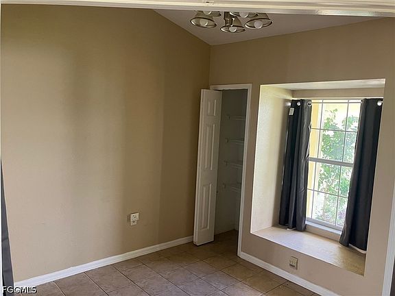 5th image of 347 Parish Ave