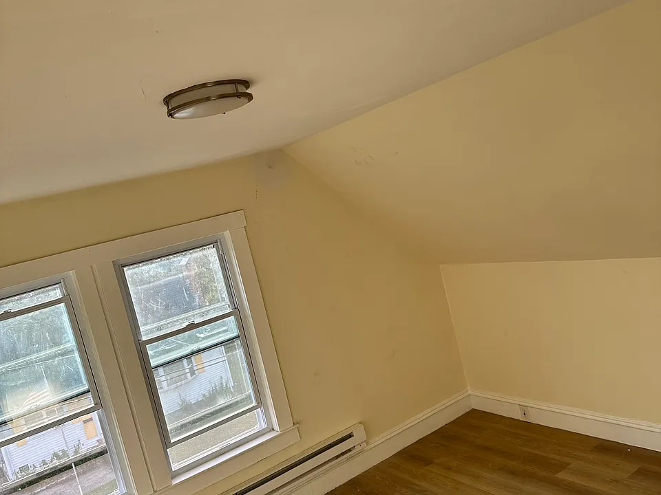 37 Taylor Ave #3