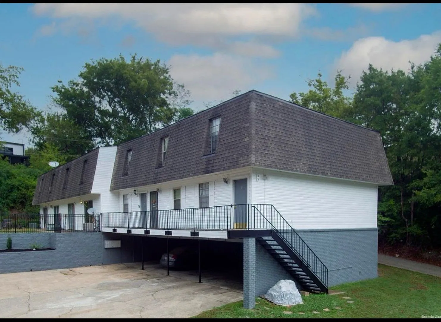Stunning Townhome! 7718 S Street — Photo 2
