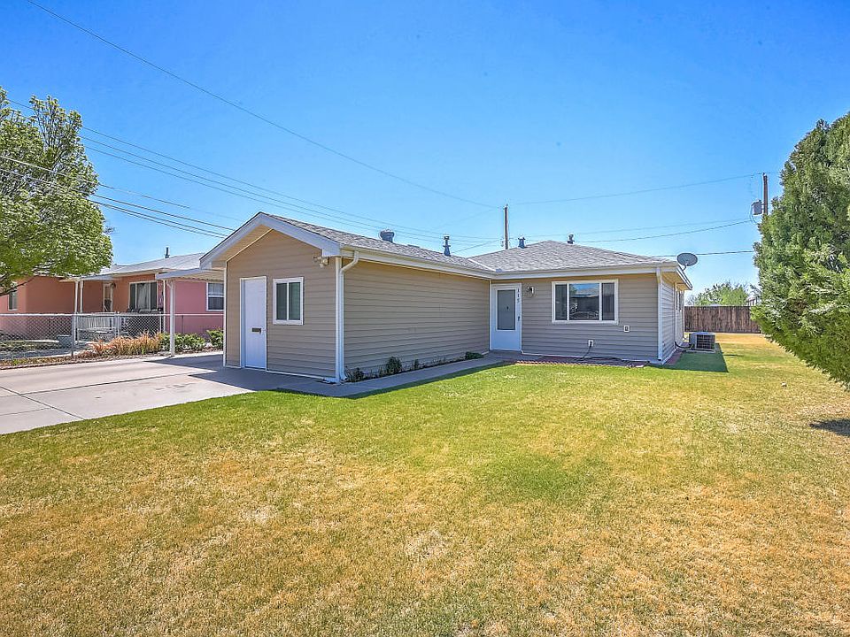 2nd image of 115 Rosedale Cir