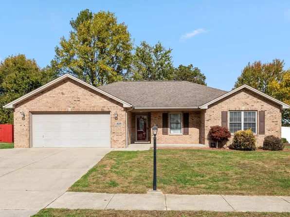 1839 Richards Dr, Seymour, IN 47274