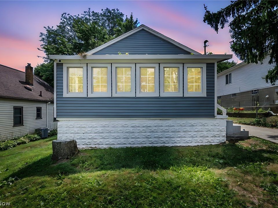 1st image of 364 Rexford St