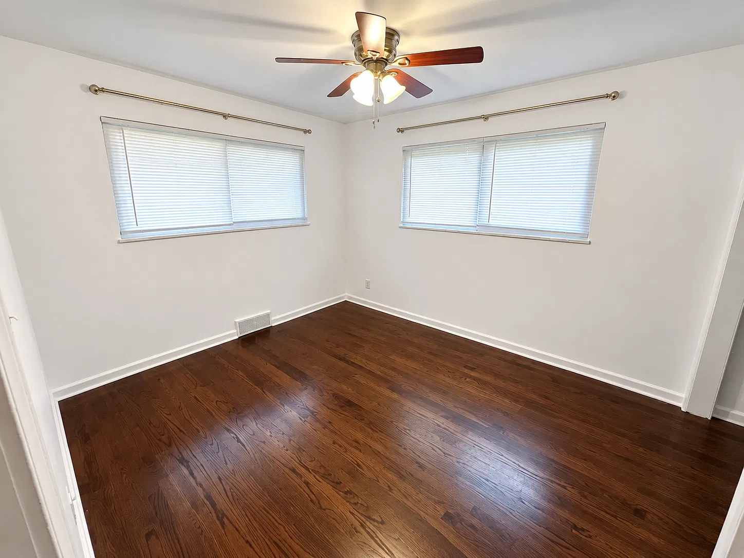 2 bed, 1026 sqft, $2,200 — Photo 3