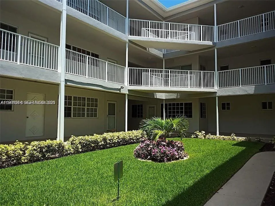 Woodlake Apts Condo — Photo 4