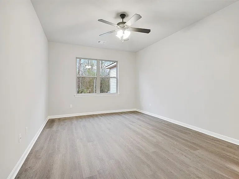 2864 S Roth Ave — Photo 5